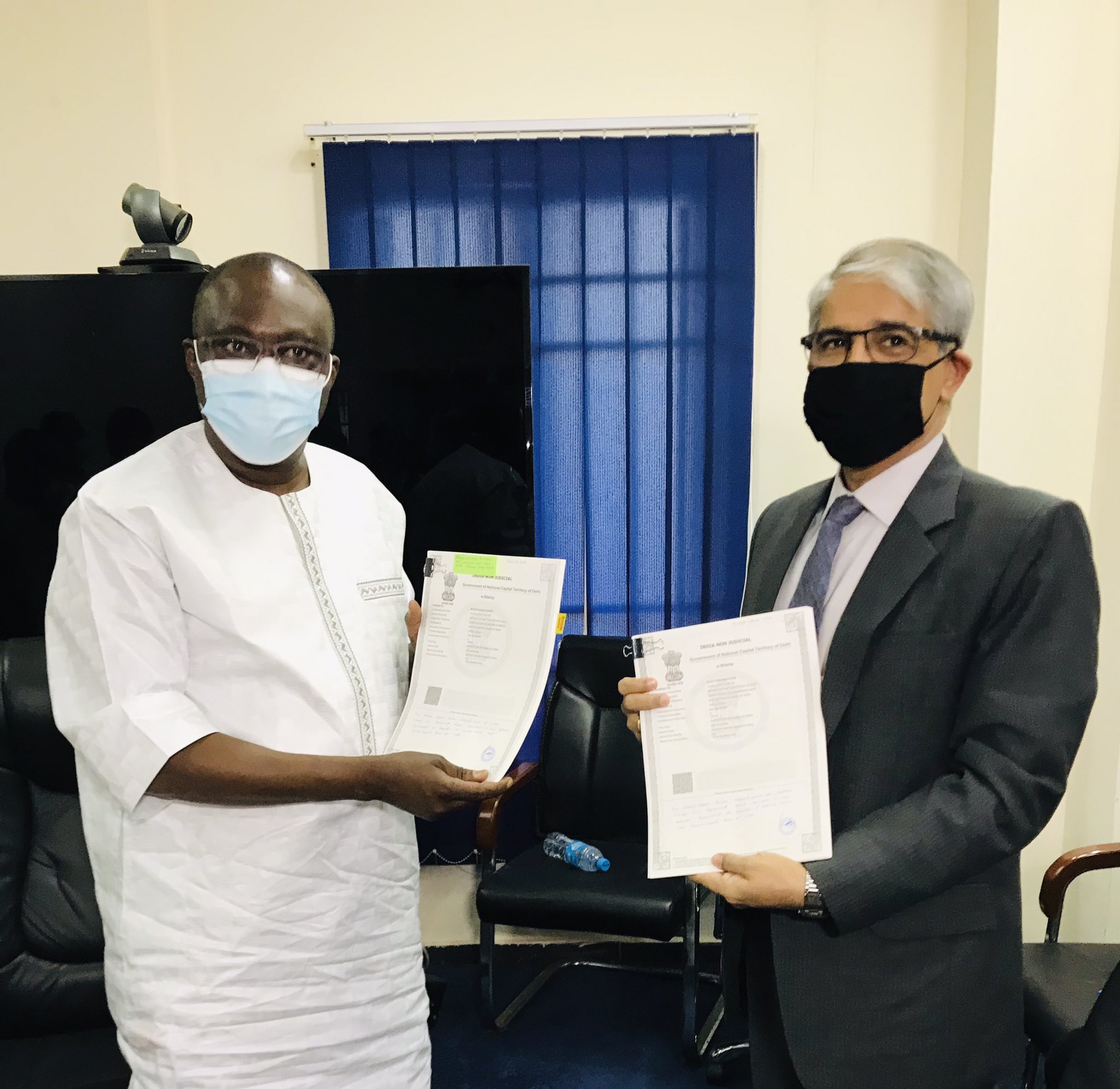 High Commissioner Rakesh Arora exchanged Agreement with Sierra Leone Ministers of Finance & Water Resources on 5 Feb 2021 for loan/Line of Credit of $15 million by India for expansion of potable water facilities in Sierra Leone 