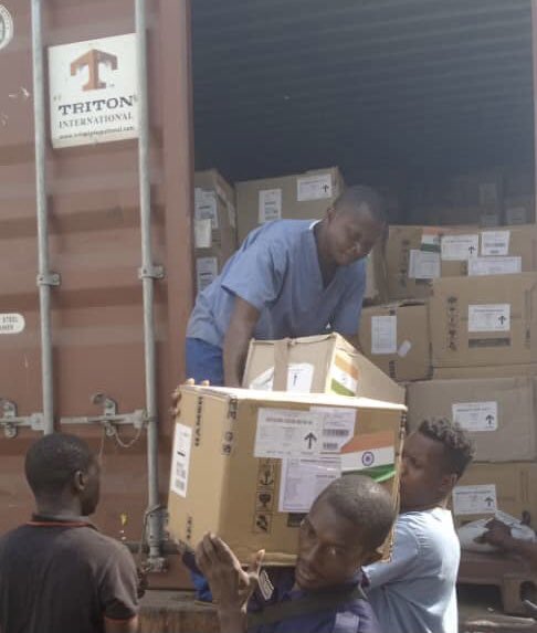 Fighting #COVID-19 together. #India sends medicines consignment for the people of #Sierra Leone to fight the pandemic. High Commissioner Rakesh Arora handed it over to Sierra Leone Dy Minister of Health Dr.Amara Jambai on 5 Feb 2021